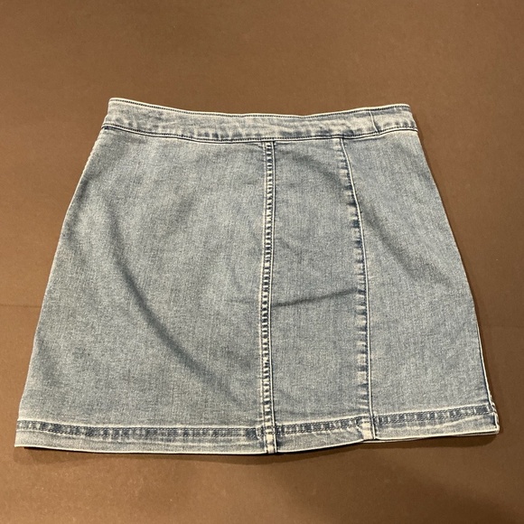 Free People Little Daisies Button Front Denim Mini Skirt Size 4 - Picture 4 of 8